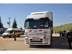 Patlamanın Ardından Suriye’ye İlk İnsani Yardım Tır'ları Geçiş Yaptı