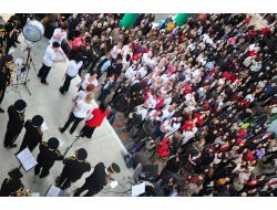 Fethiyeli Kadınlar '1 Milyar' Olmak İçin Dans Etti