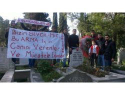 Şehzadeler Taraftar Grubu, Efsane Futbolcu Nuri Asan’ın Kabrini Ziyaret Etti