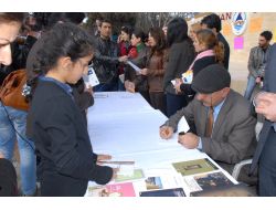 Büyük Küçük Herkes Kitap Okudu