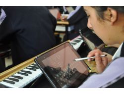 Şırnak Merkezde Öğrencilere Tablet Bilgisayar Dağıtıldı