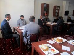 Hanak Müftülüğü, Muhtarlarla Tanışma Programı Düzenledi