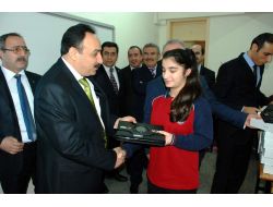 Sinop’ta Öğrencilere Ve Öğretmenlere Tablet Bilgisayar Dağıtıldı