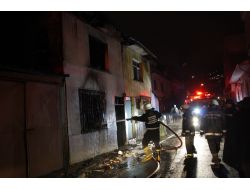 Bursa'da 2 Katlı Ev Yandı, İki Kardeş Ve Hala Öldü (2)
