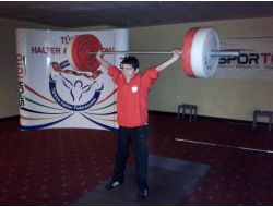 Ağrılı Küçük Halterciler Türkiye Şampiyonasında Derece Aldı