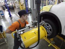 Rusya Sanayi Sektörü İlk Kez Yüzde 0,8 Geriledi