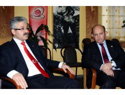 'Medya Kullanılarak Herşey Tozpembeymiş Gibi Gösteriliyor'