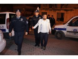 Polisten Kaçan Şüpheliler Kıskıvrak Yakalandı