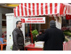 Şehit Ailelerinden Ücret Almayan Seyyar Satıcı, İnternette Meşhur Oldu