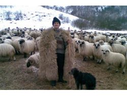 Yüz Yaşına Merdiven Dayadı, Çobanlıktan Ayrı Kalamadı