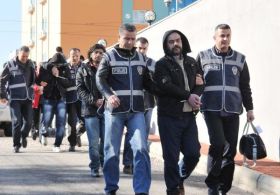 ANTALYA'DA KORSAN KİTAP OPERASYONU