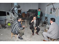 Başkan Çelikcan Mahalle Mahalle Gezerek Vatandaşları Dinliyor