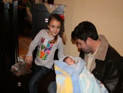 Mucize Bebek Hayata Tutundu!