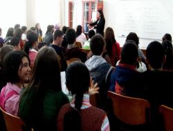 Çocuk Meclisi Üyeleri İngilizce Öğreniyor
