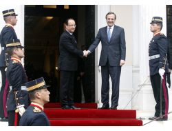 Fransa Cumhurbaşkanı Hollande Atina'da Temaslarına Başladı
