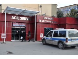 Kardeşine Rapor Vermeyen Bayan Doktora Hakaret Edip Tekme Attı