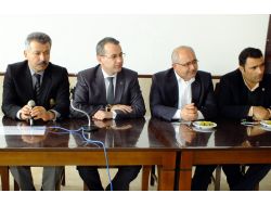 Huzurevi Ziyaretinde Arslantaş’a Kara Kalem Portre