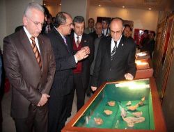 Burdur'da, Mö 2000'li Yıllara Ait Aydınlatma Araç Ve Gereçleri Sergisi Açıldı