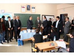 İnegöl Belediyesi'nden, Dersaneye Gidemeyen Liselilere Kitap Yardımı