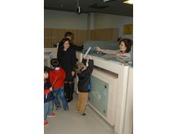 Minikler Anne Babalarına Mektup Gönderdi