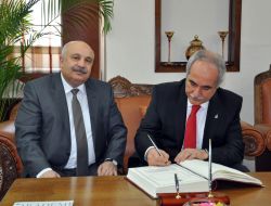 Darülaceze Müessese Müdürü Bayhan, Adıyaman Üniversitesi Rektörü'nü Ziyaret Etti