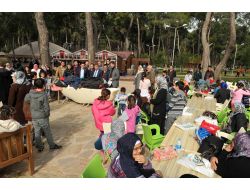 Antalya'da 100 Yetim Çocuğa Kıyafet Ve Gıda Yardımı