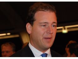 Hollanda'ya Yeni Gelenlere 'Ülkeye Katılım Sözleşmesi' Uygulaması