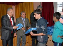 Sevgi Çocuklarına Eşofman Takımı Dağıtıldı