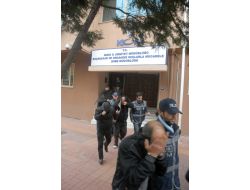 Sahte İçki Şebekesiyle İlgili Biri Polis 10 Kişi Adliyede
