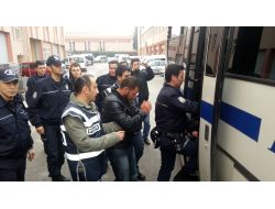 Telefonla 35 Kişiden 2 Milyon Lira Dolandırdılar