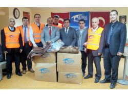 Tütev, Kimse Yok Mu Aracılığıyla Suriye İçin 420 Battaniye Gönderdi