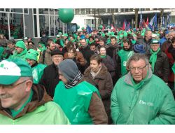 Öfkeli Çalışanlar: Sosyalist Başbakan, Liberalleri Çok Dinliyor