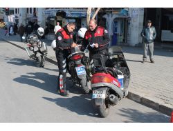 İzmir Polisi, Bir Ayda 3 Bin 100 Sürücüye Trafik Cezası Kesti