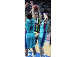 Fenerbahçe Ülker, Barcelona Regal'a Evinde Kaybetti