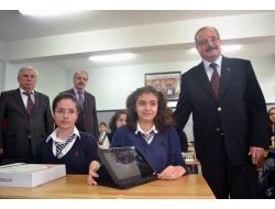 Kahramanmaraş’ta Öğrencilere Tablet Bilgisayar Dağıtıldı