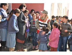 Sınırdaki Öğrencilere Jandarmadan Trafik Eğitimi