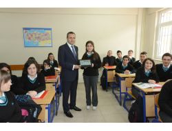 Denizli'de Öğrencilere Tablet Bilgisayar Dağıtıldı