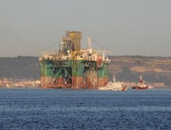 Dev Petrol Arama Platformu Çanakkale Boğazı'ndan Geçti