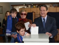 Güney Kıbrıs'ta Başkanlık Seçimlerinin İkinci Turu Pazar Günü Gerçekleştirilecek