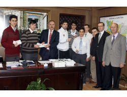 Manisasporlu Futbolculardan Öğrencilere Bilet Jesti