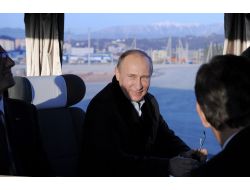 Putin’e Destek Yüzde 65’e Çıktı, Parlamento Düşük Not Aldı