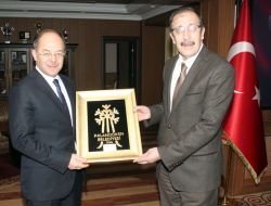 Recep Akdağ, Palandöken Belediyesi'ni Ziyaret Etti