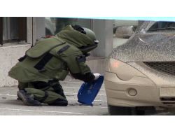 Şüpheli Çantayı Almak İsteyen Akıl Hastası Polise Zor Anlar Yaşattı