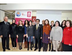 "Hiçbir Şey Yapamıyorsan Bari Çevrene Gülümseyerek Dostluk Ve Sıcaklık Yay"