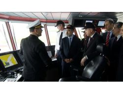 Erdoğan Sismik Araştırma Gemisinin Dümenine Geçti