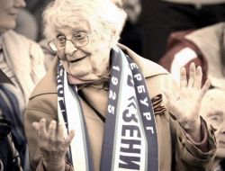 Zenit'in 102 Yaşındaki Bayan Taraftarı Vefat Etti