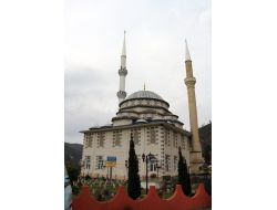 MİNARENİN BİR UZUN, BİRİ KISA