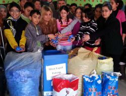 Engelli Arkadaşları İçin 200 Kilogram Mavi Kapak Topladılar