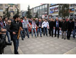 'Temiz Futbol Platformu' Üyeleri Şikeye Karşı Eylem Yaptı Sonra Horon Oynadı
