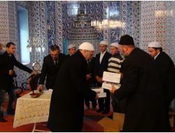 Namazı Camide Kılan Öğrenciler Tablet Bilgisayara Kavuştu